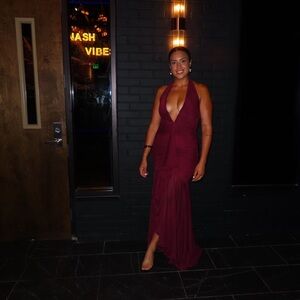 Elegant Backless Burgundy Maxi Dress